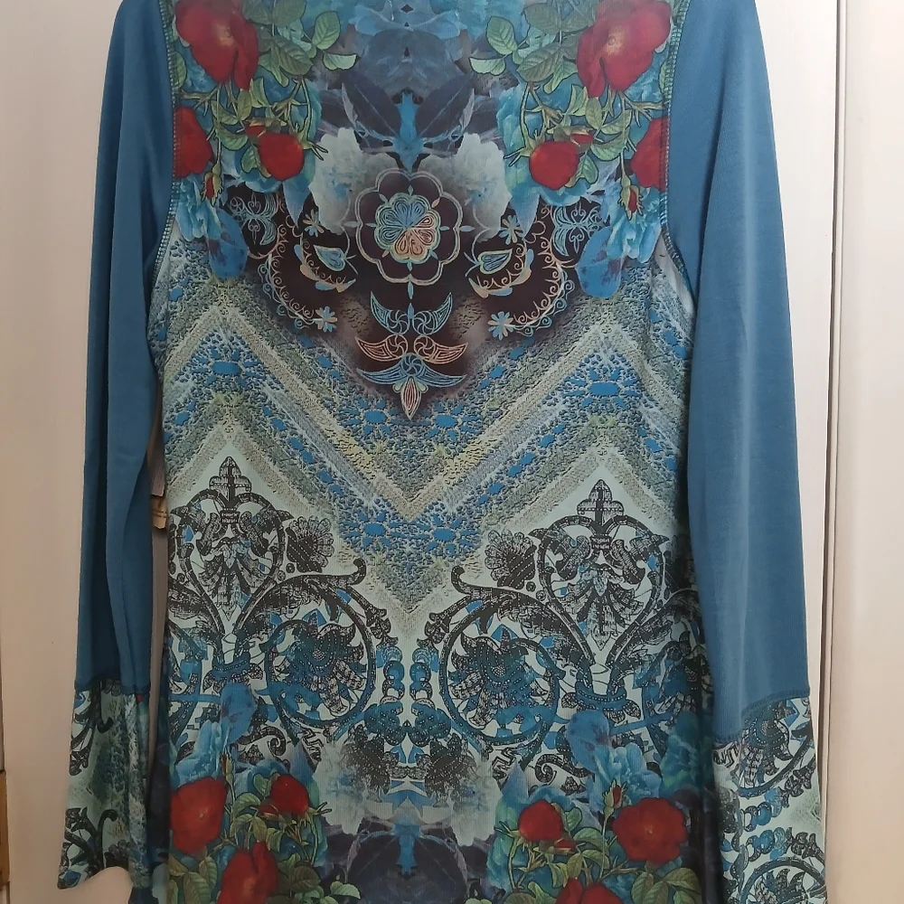 ONE WORLD TOP - Picture 3 of 8